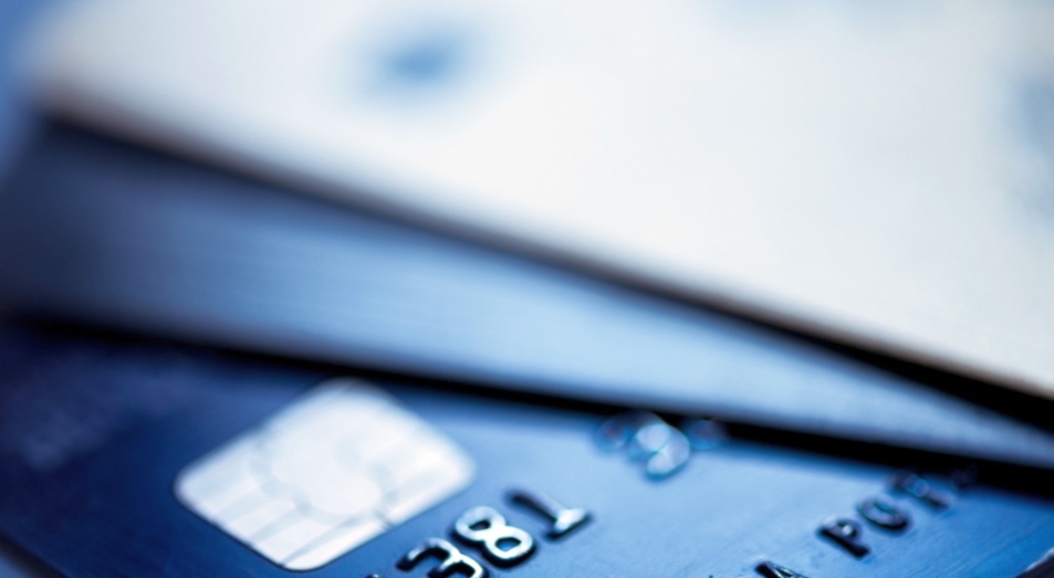 Особенности оформления кредитных и дебетовых карт